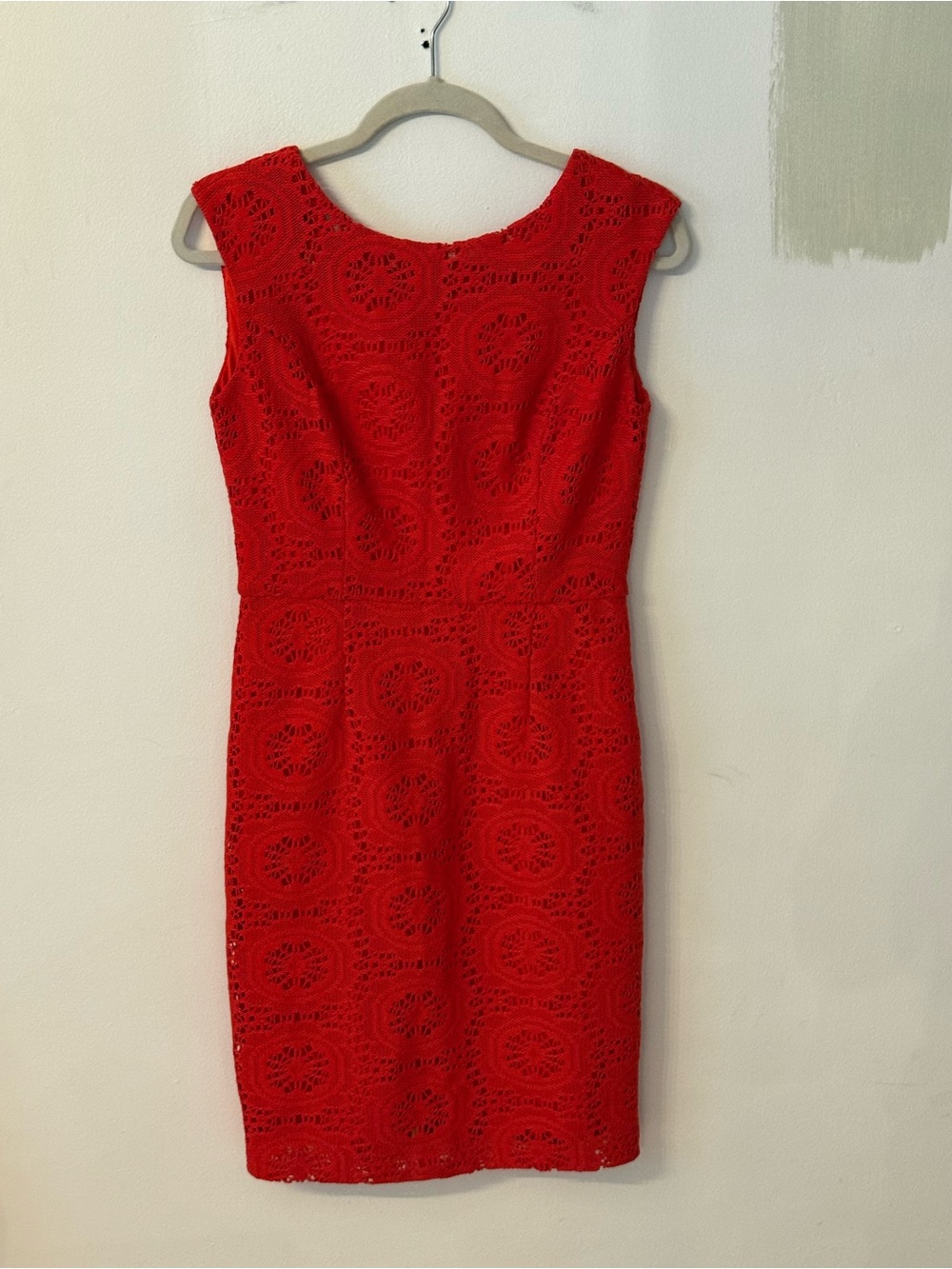 Ellen Tracy Red Lace Sheath Dress - Sleeveless Cocktail Dress